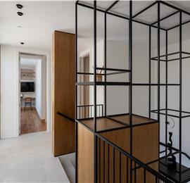 4 Bedroom Luxury Villa with Heated Pool and boat mooring, Ciovo near Trogir – Sleeps 8